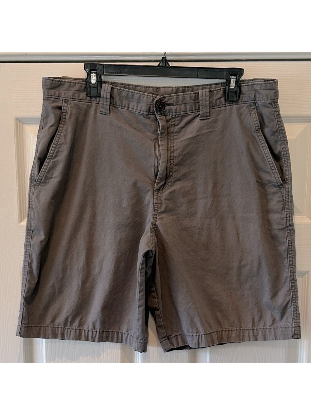 Magellan Outdoors Men’s Shorts Size 36 Gray